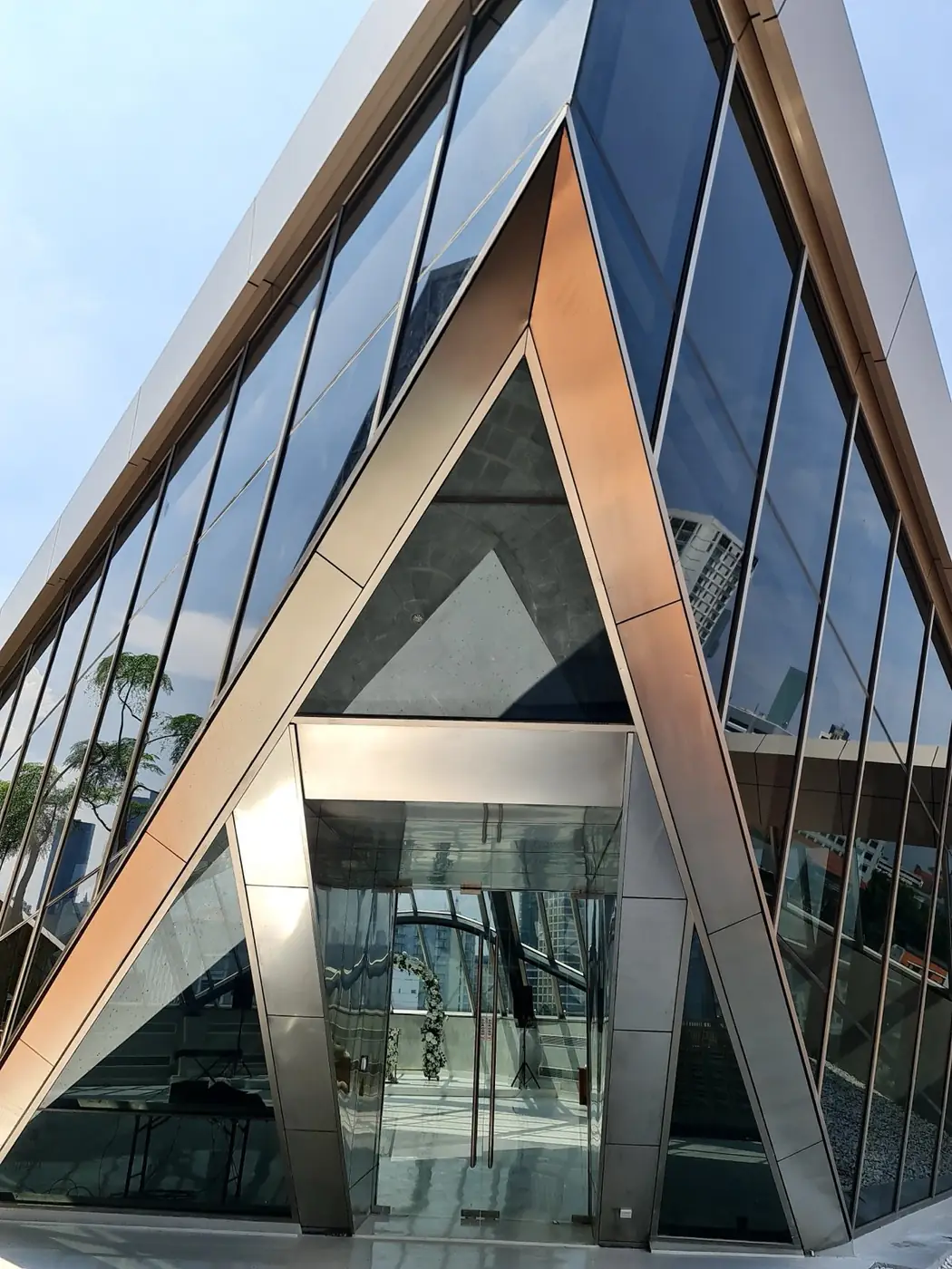 Struktur Kanopi Kaca & Baja Fasad — GMS Church