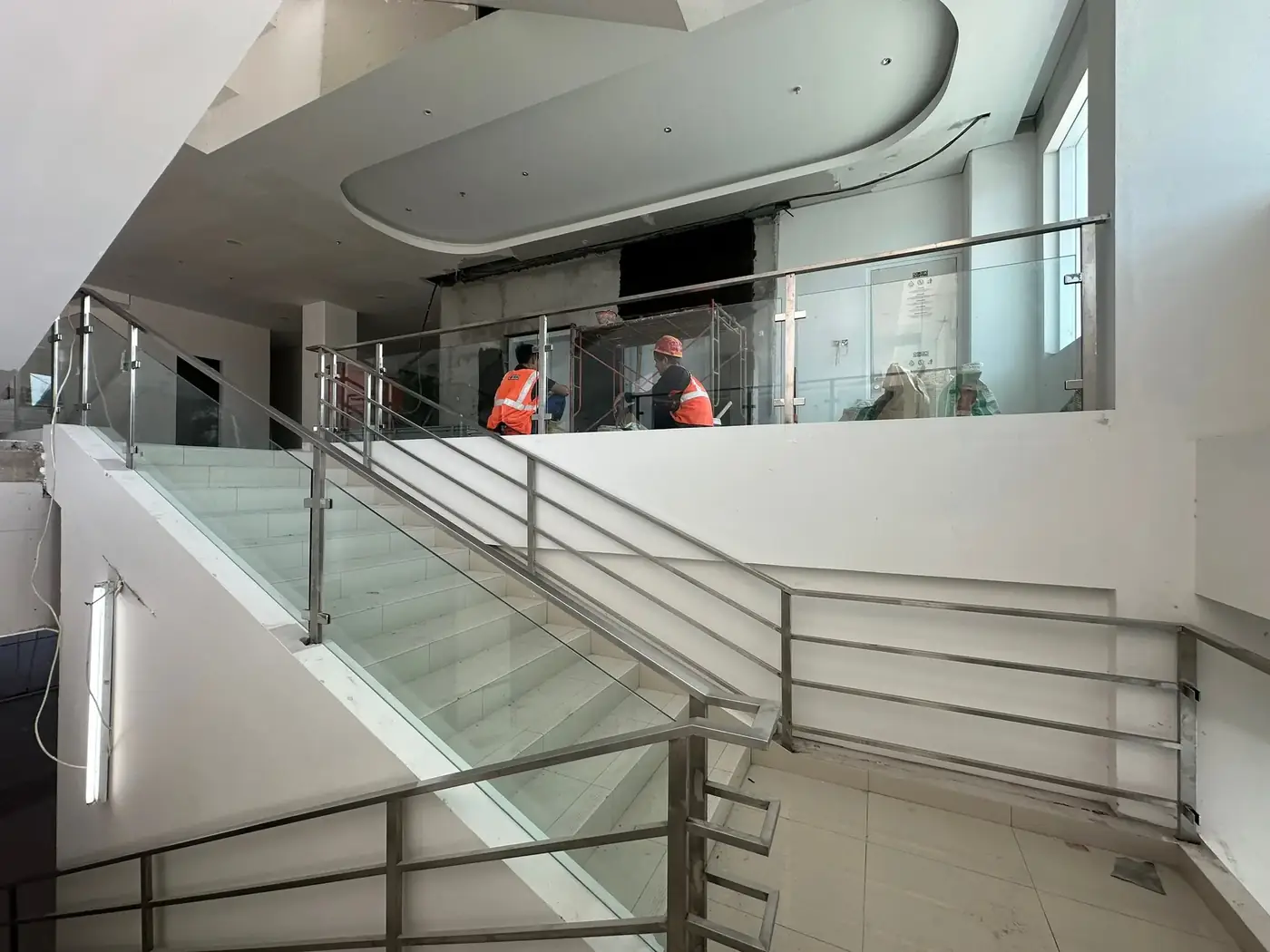 Railing Stainless + Kaca Tempered — RS Mitra Keluarga