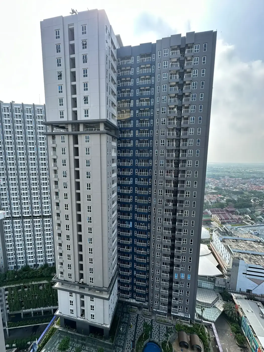 Railing Balkon Apartemen Bella — Pakuwon Group